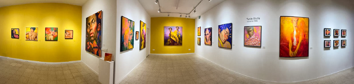 Crowd at Tania Rivilis solo art exhibition opening at Espacio75 Gallery